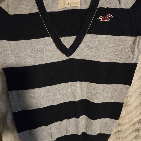 Hollister Women's Striped Sweater - Navy and Gray - Picture 2 of 2